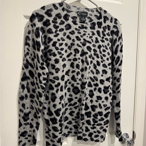 Bloomingdales Women’s XS 100% 2 -Ply Cashmere Animal Print Crew Neck Pullover - Picture 2 of 8